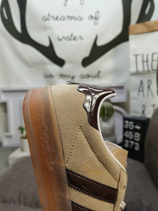 Adidas Gazelle Castanho