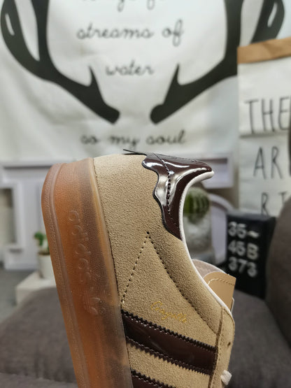 Adidas Gazelle Castanho