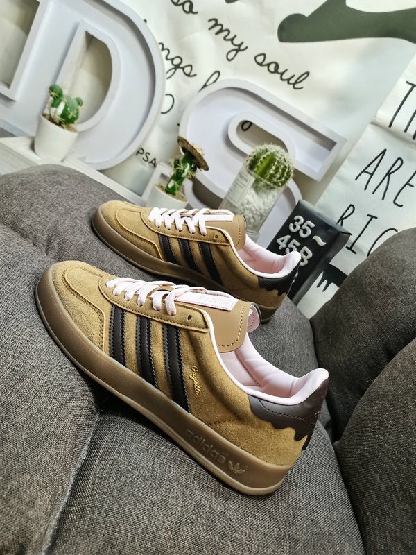 Adidas Gazelle Castanho